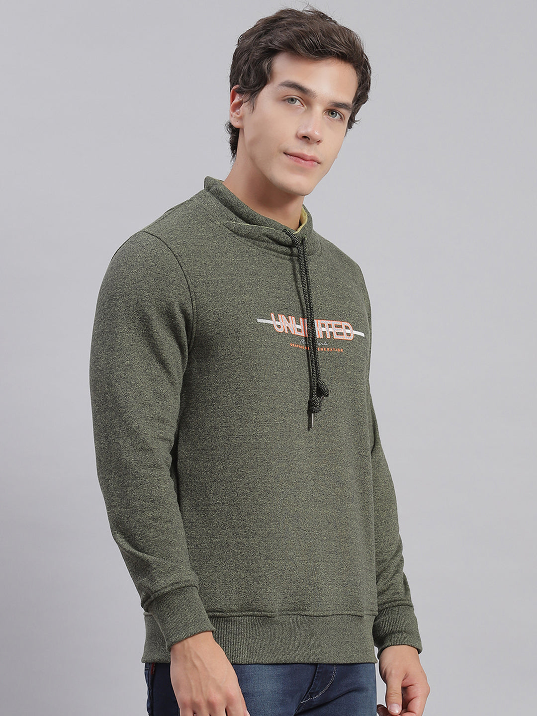 Men Green Solid F Neck Full Sleeve Sweatshirts