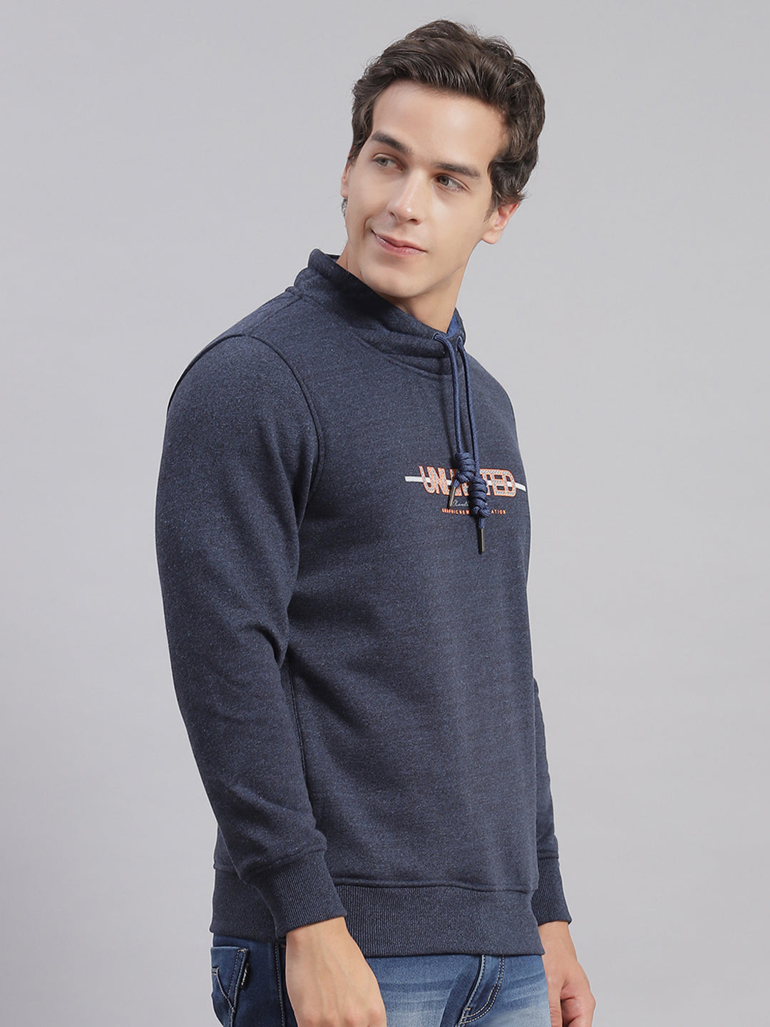 Men Navy Blue Solid F Neck Full Sleeve Sweatshirts