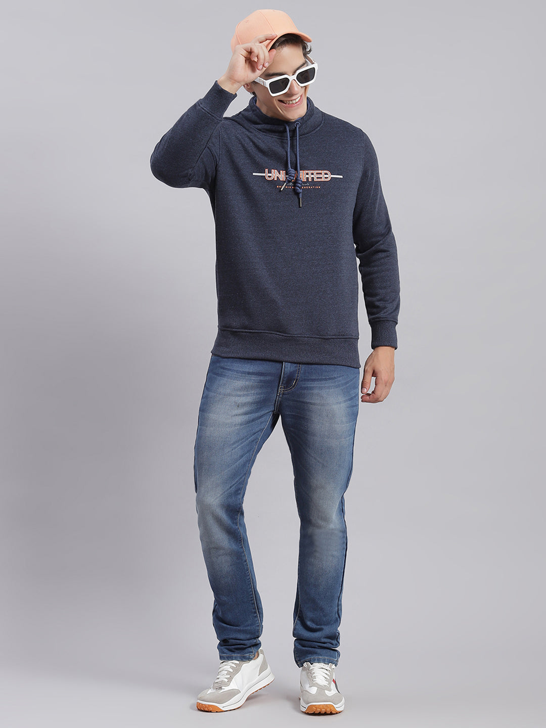 Men Navy Blue Solid F Neck Full Sleeve Sweatshirts