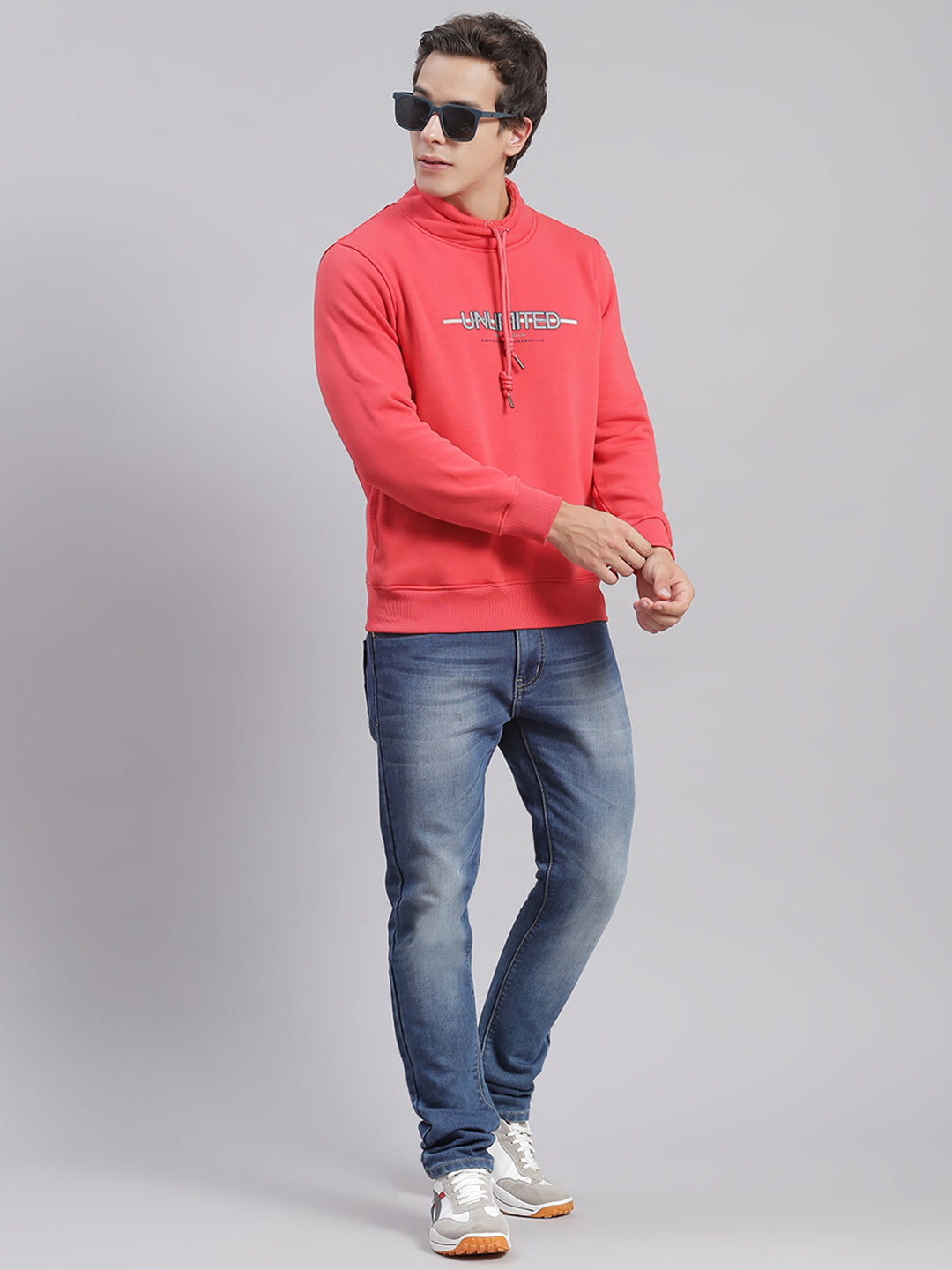 Men Pink Solid F Neck Full Sleeve Sweatshirts