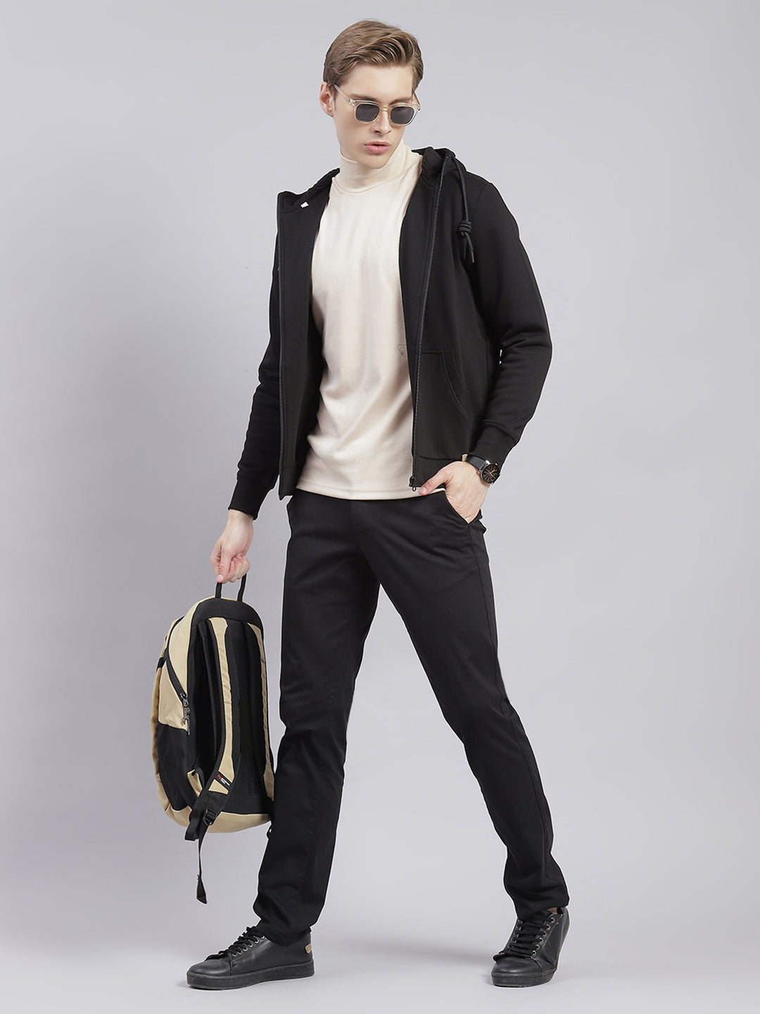 Men Black Solid Hooded Full Sleeve Sweatshirts