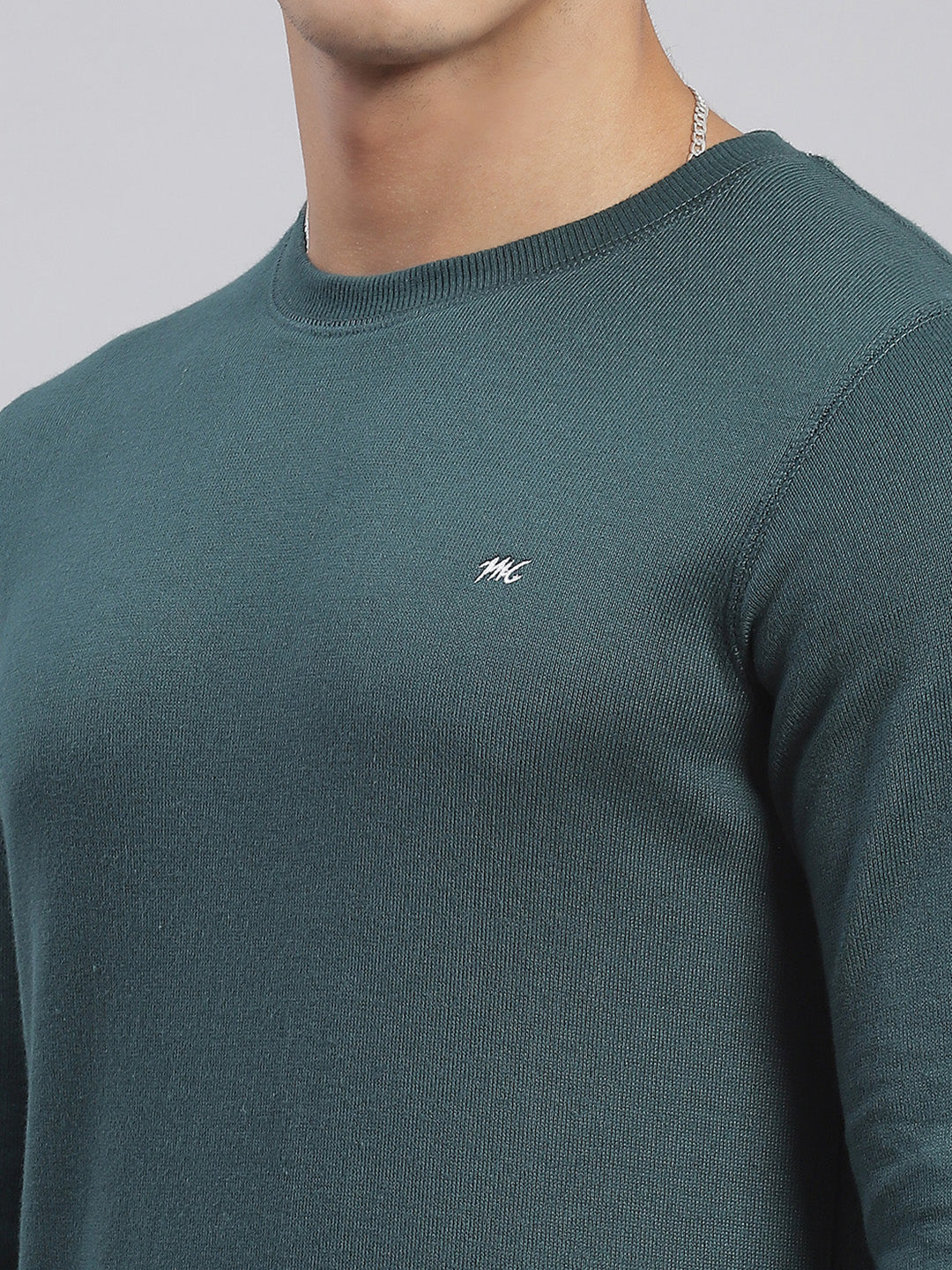 Men Green Solid Round Neck Full Sleeve T-Shirts