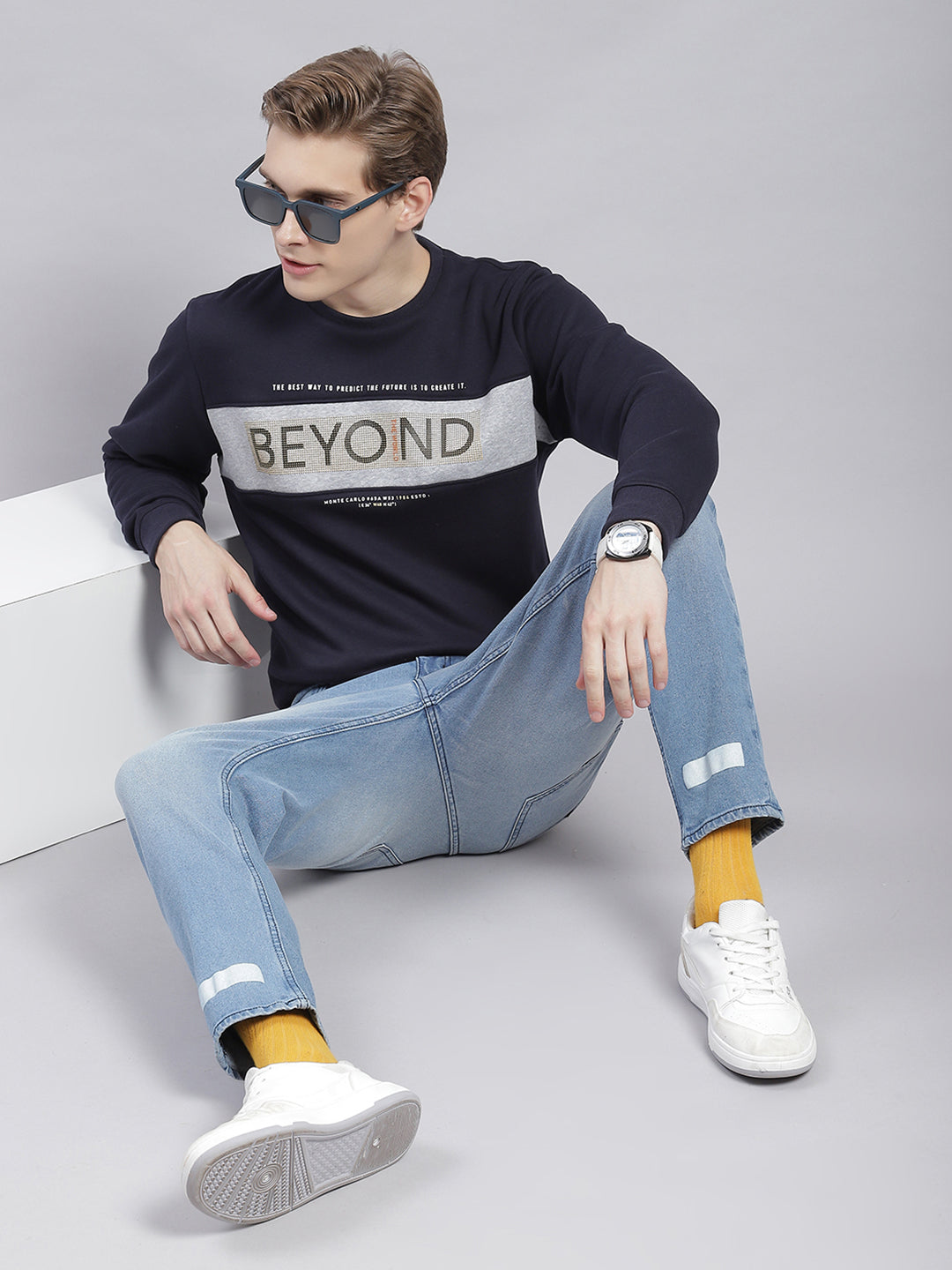 Men Navy Blue Printed Round Neck Full Sleeve Sweatshirts