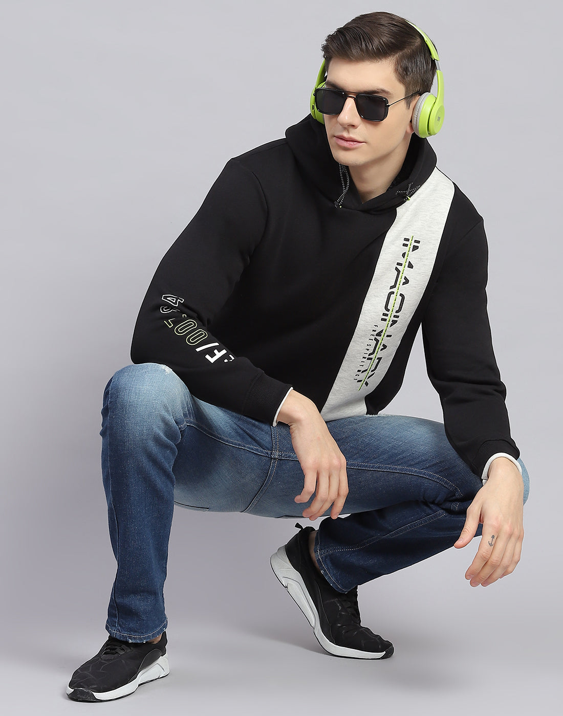 Men Black Printed Hooded Full Sleeve Sweatshirt