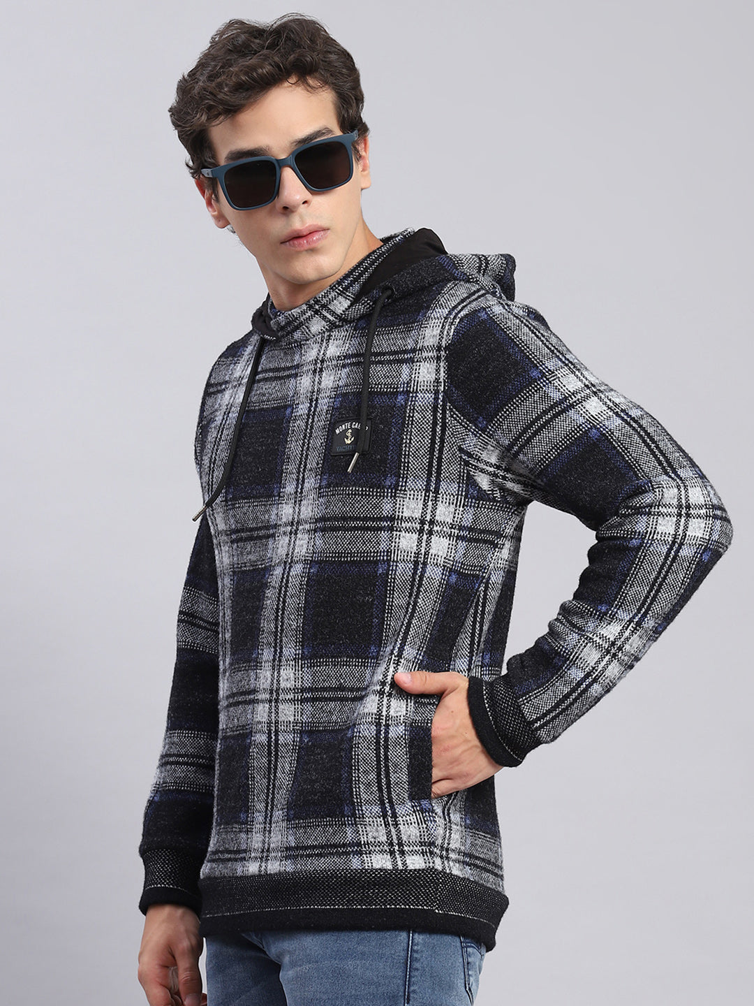 Men Black Check Hooded Full Sleeve Sweatshirts