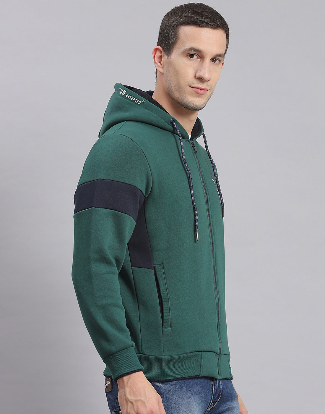 Men Green Solid Hooded Full Sleeve Sweatshirt