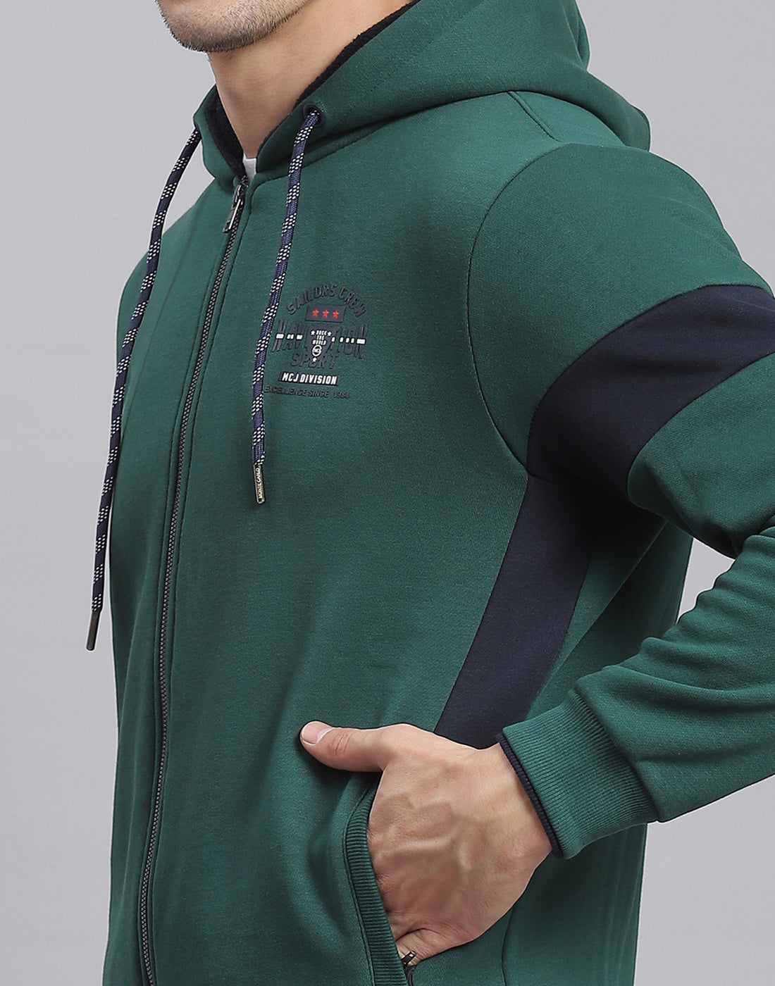 Men Green Solid Hooded Full Sleeve Sweatshirt