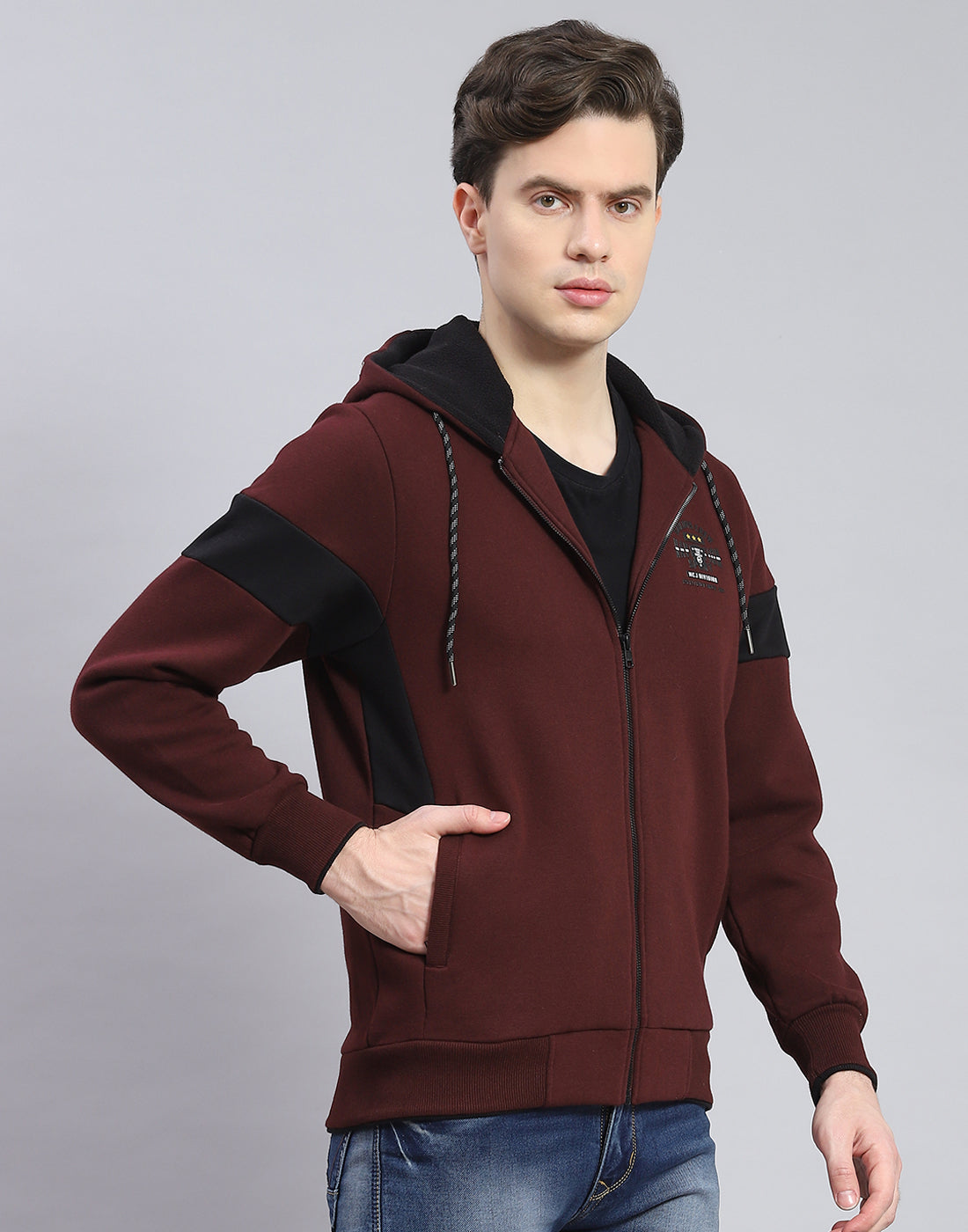 Men Maroon Solid Hooded Full Sleeve Sweatshirt