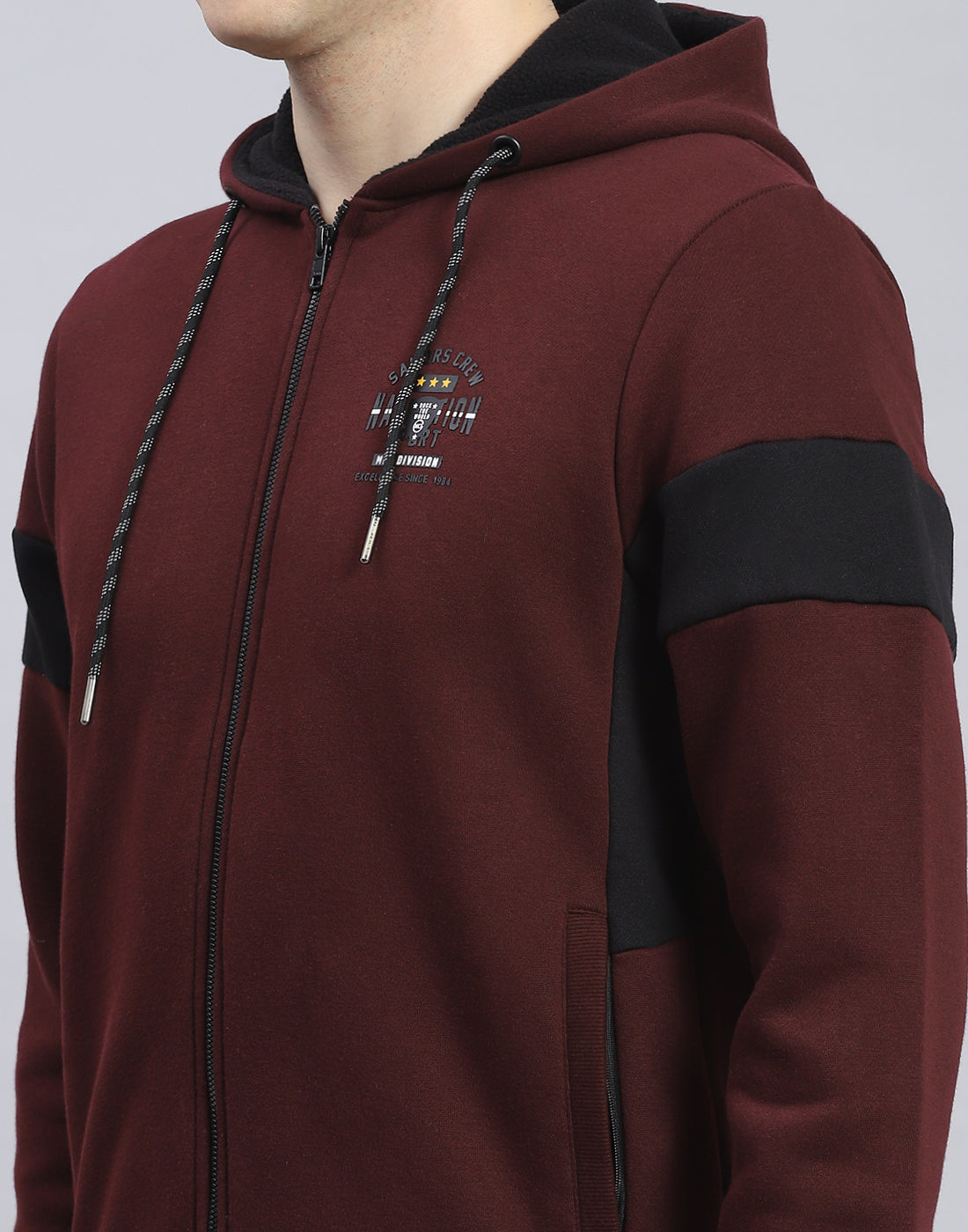 Men Maroon Solid Hooded Full Sleeve Sweatshirt