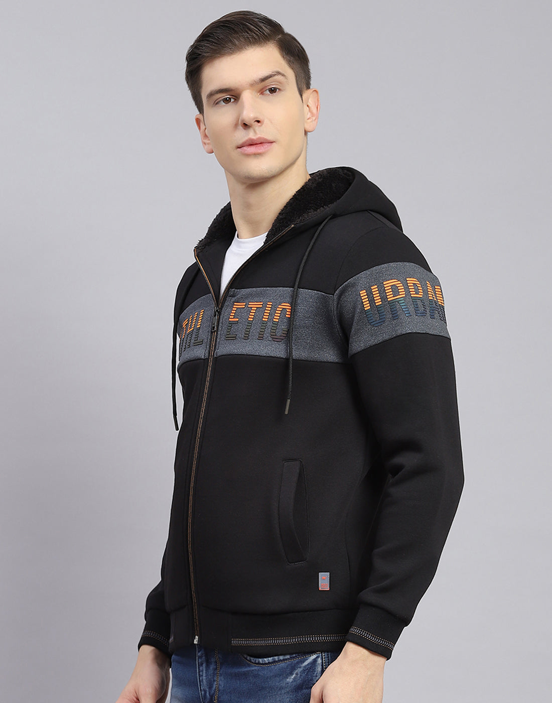 Men Black Solid Hooded Full Sleeve Sweatshirt