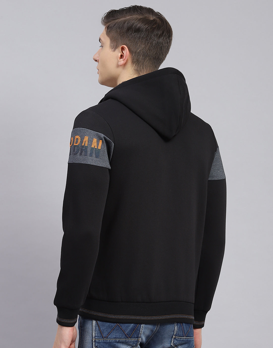 Men Black Solid Hooded Full Sleeve Sweatshirt