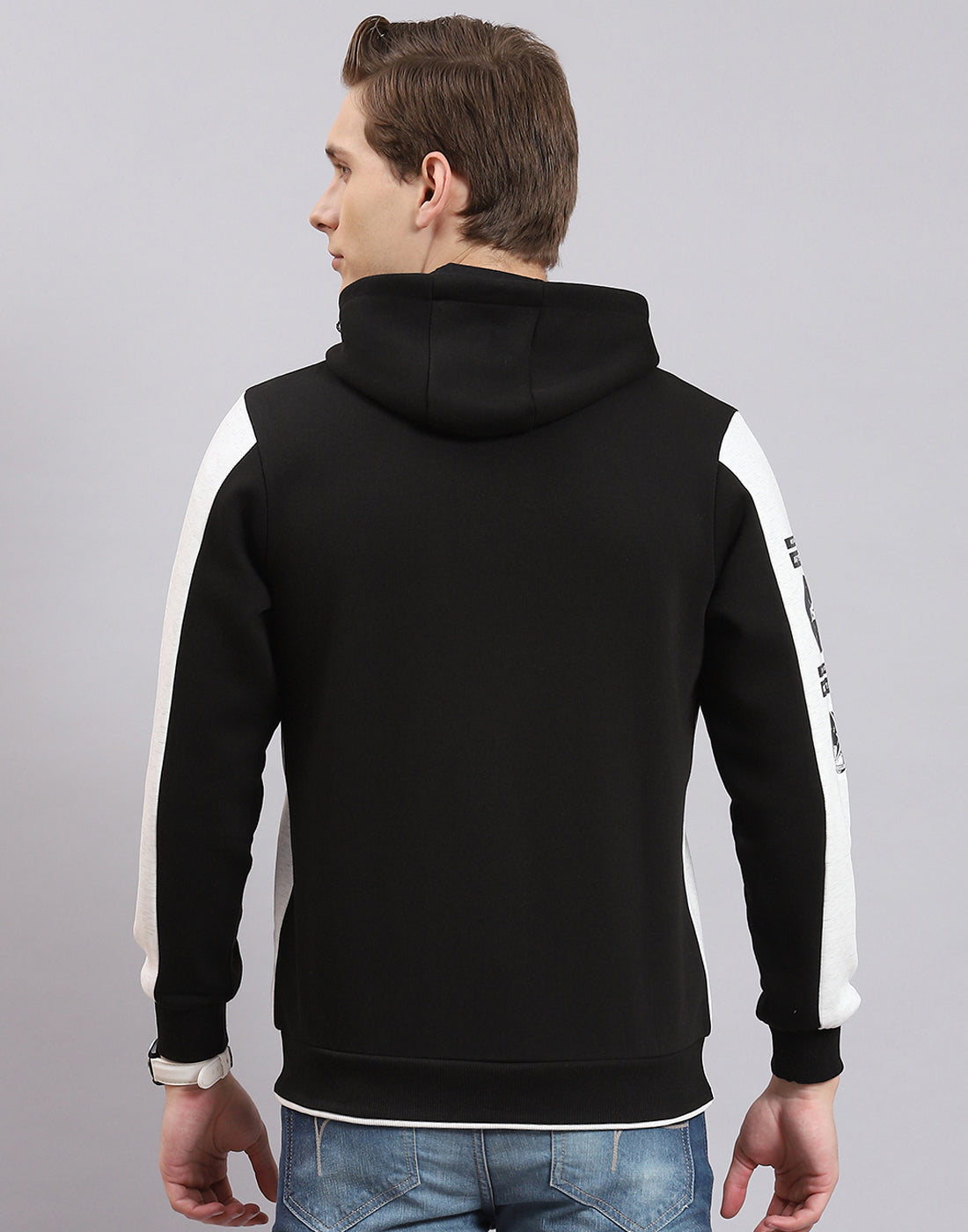 Men Black Solid Hooded Full Sleeve Sweatshirt