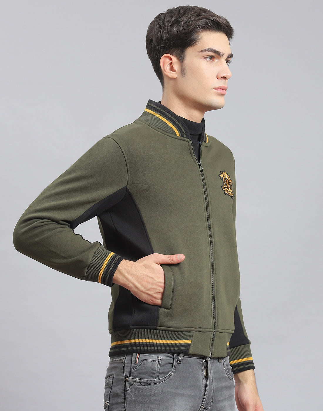 Men Olive Solid Mandarin Collar Full Sleeve Sweatshirt