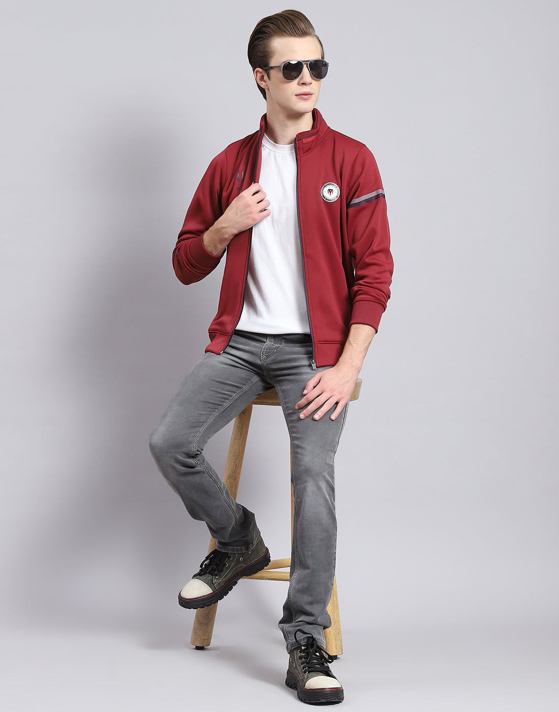 Men Maroon Solid Stand Collar Full Sleeve Sweatshirt