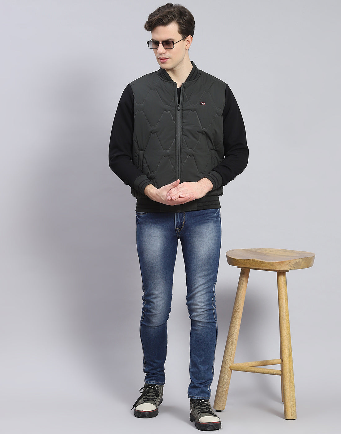 Men Olive Solid Mandarin Collar Full Sleeve Sweatshirt