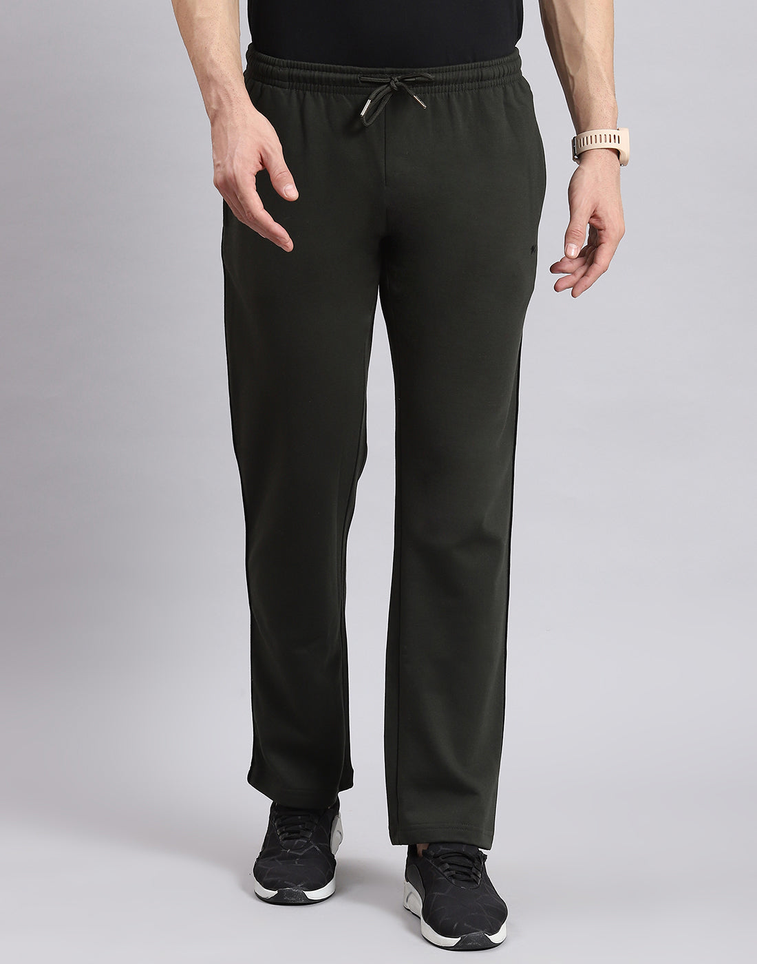 Men Olive Solid Regular Fit Winter Lower