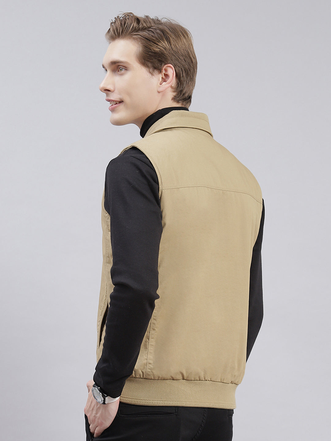 Men Brown Solid Collar Sleeveless Jackets