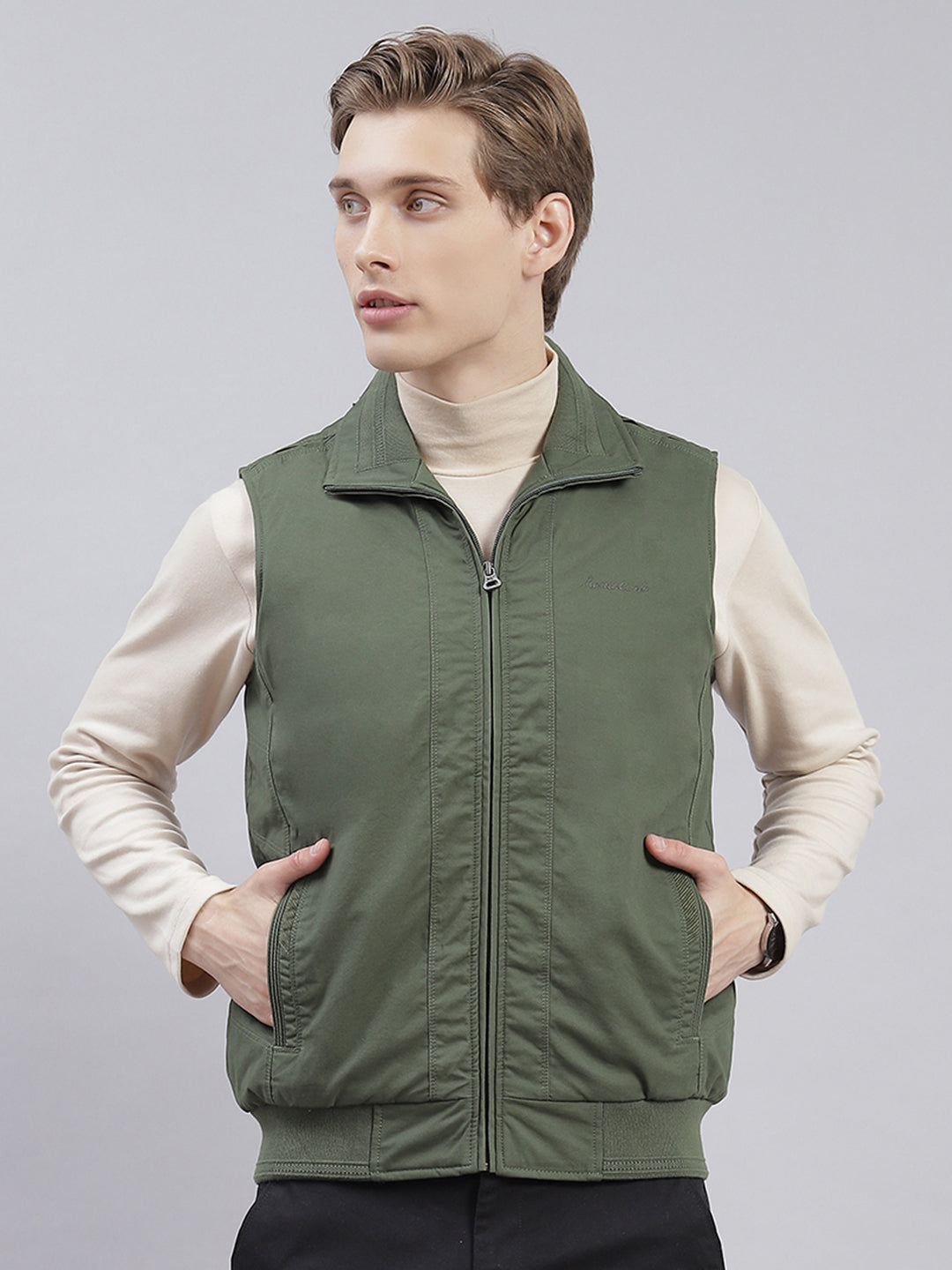 Men Green Solid Collar Sleeveless Jackets