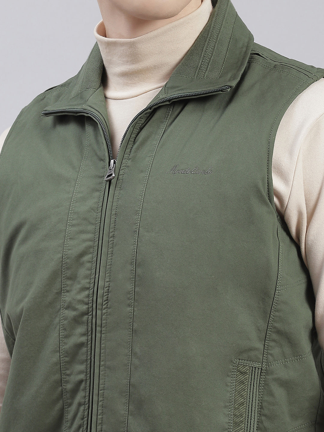 Men Green Solid Collar Sleeveless Jackets