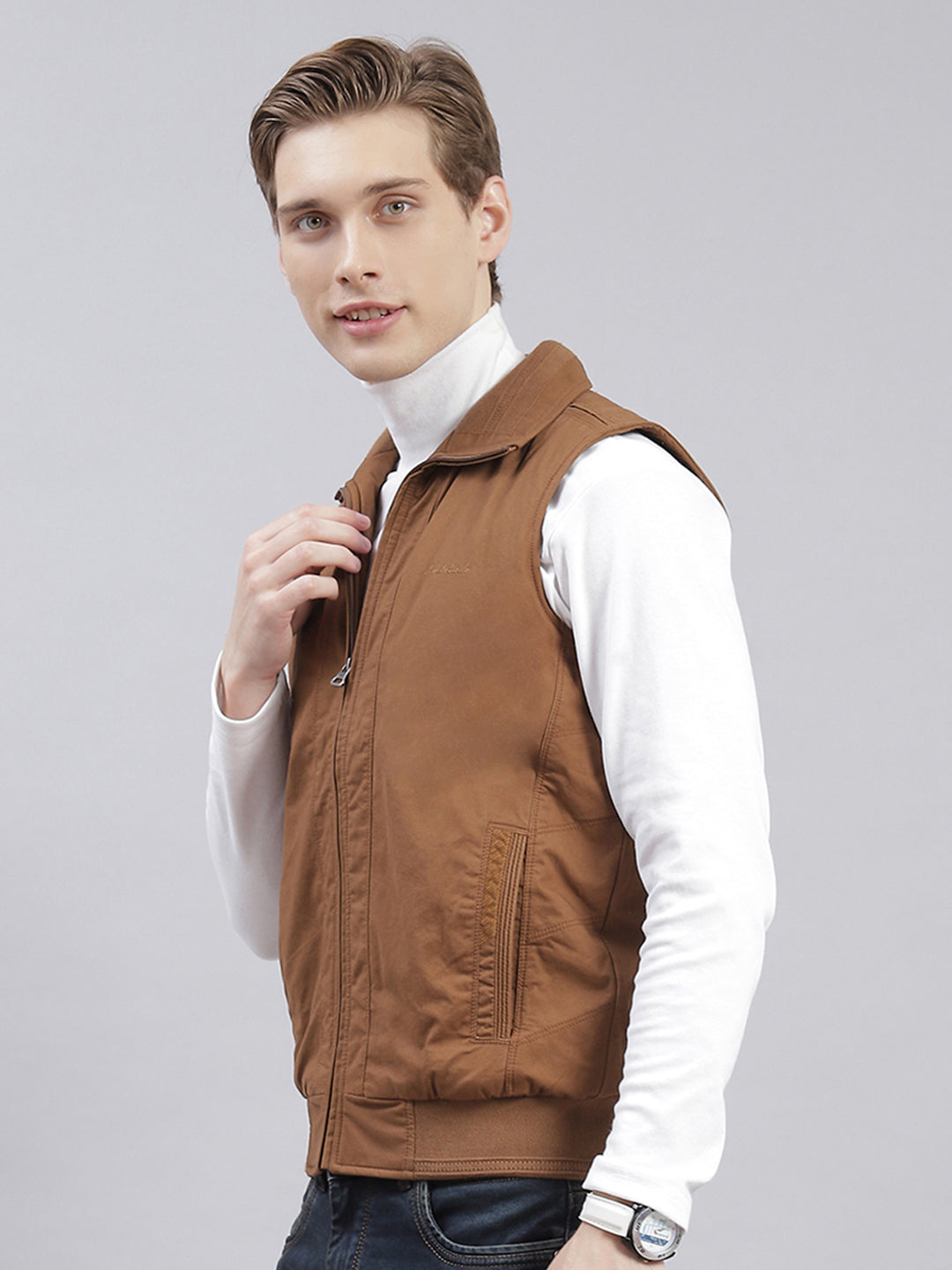 Men Brown Solid Collar Sleeveless Jackets