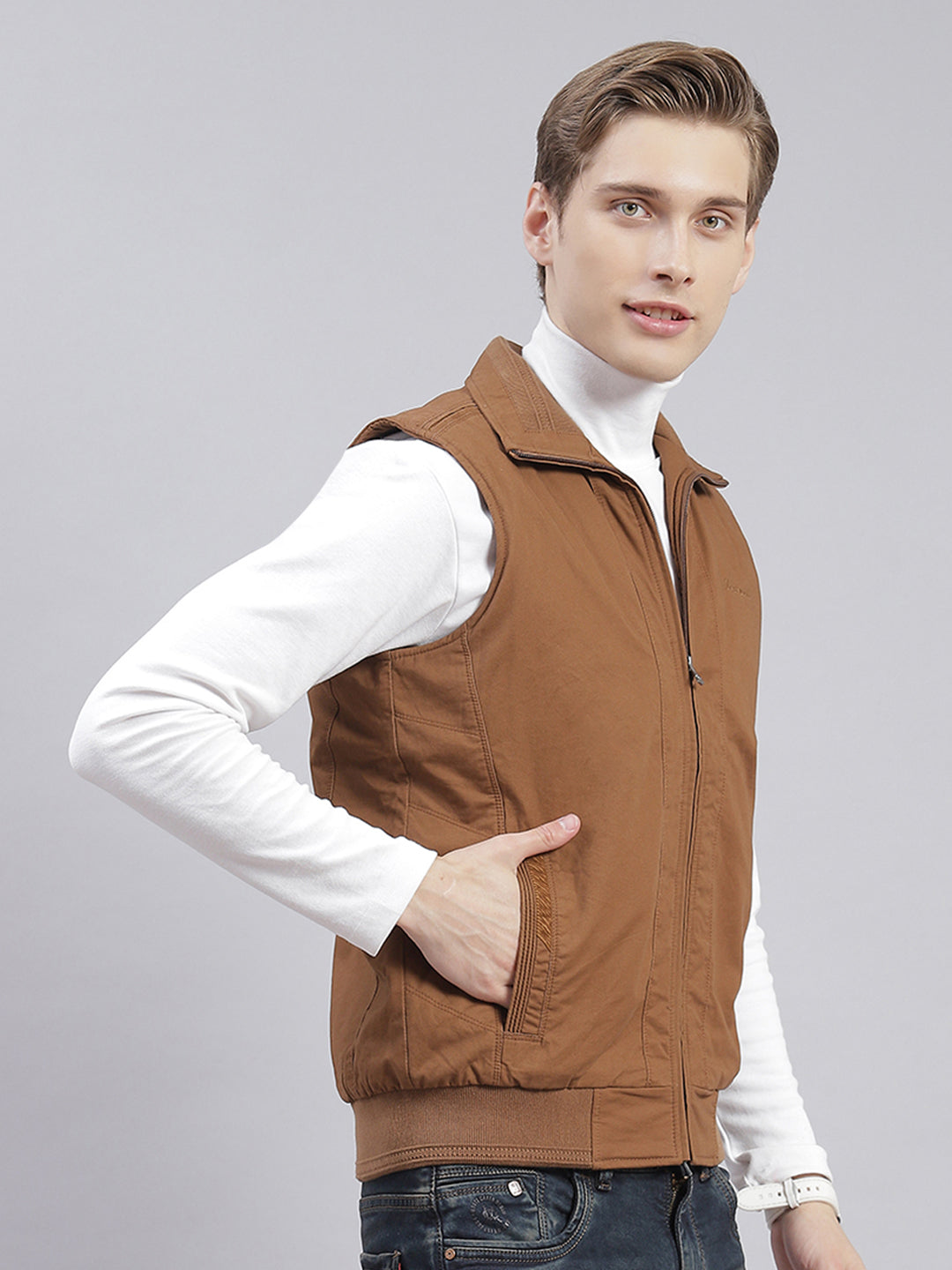 Men Brown Solid Collar Sleeveless Jackets