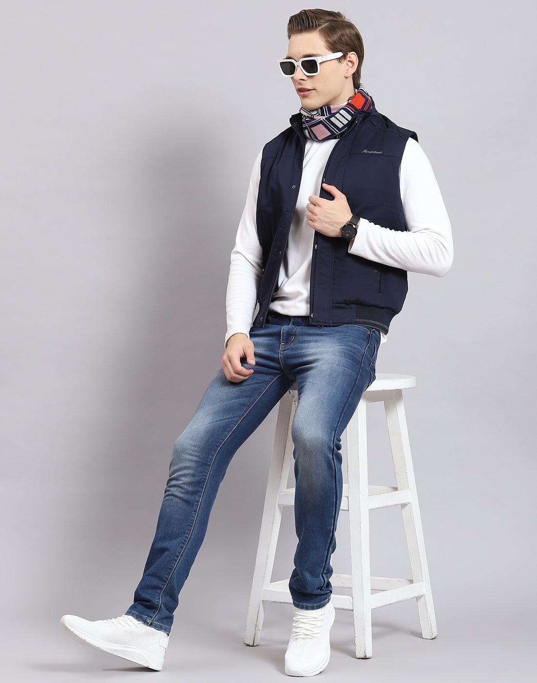 Men Blue Solid Stand Collar Sleeveless Jacket