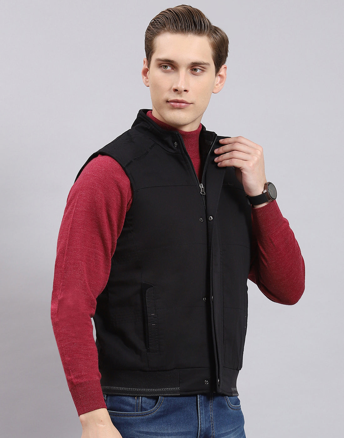 Men Black Solid Stand Collar Sleeveless Jacket