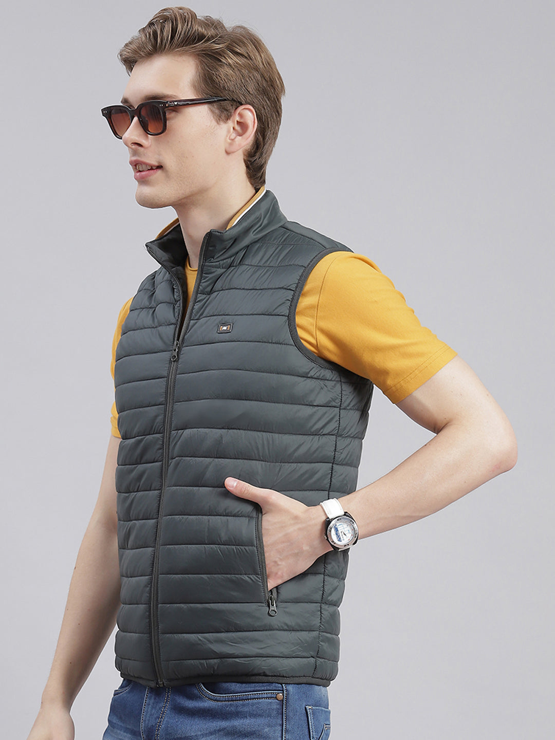 Men Olive Solid Stand Collar Sleeveless Jackets