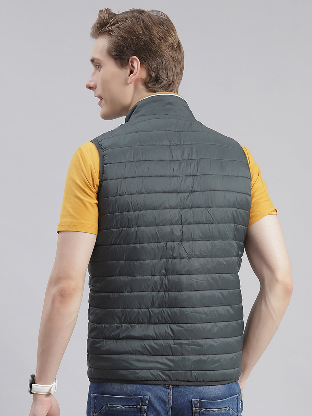 Men Olive Solid Stand Collar Sleeveless Jackets