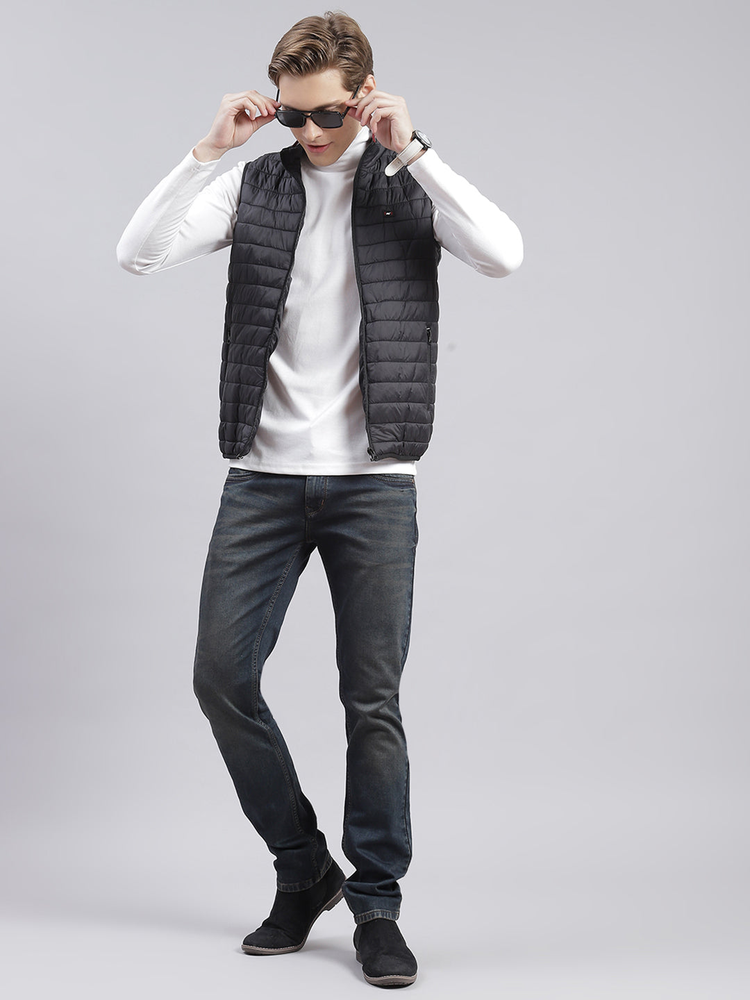 Men Black Solid Stand Collar Sleeveless Jackets