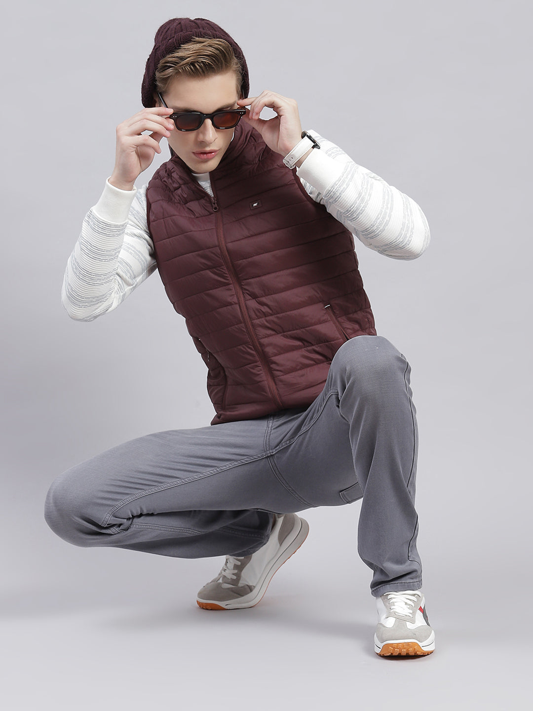 Men Maroon Solid Stand Collar Sleeveless Jackets