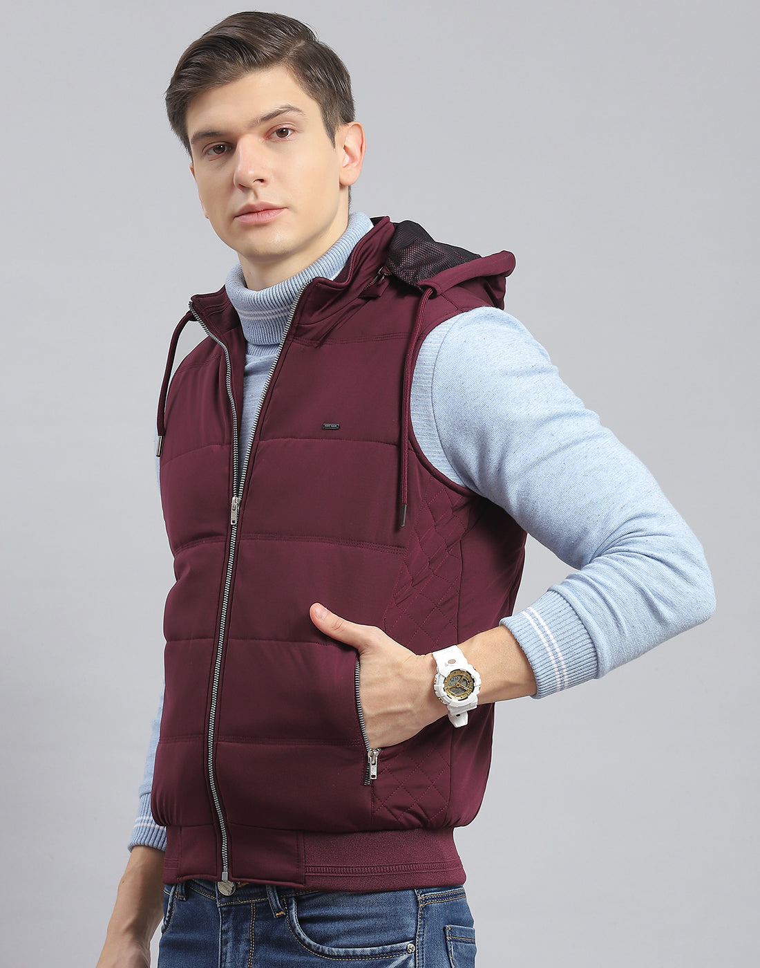 Men Maroon Solid Hooded Sleeveless Jacket