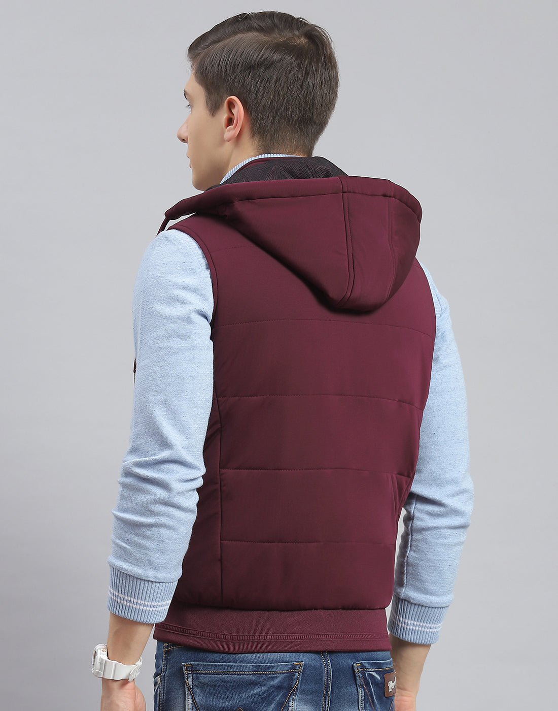 Men Maroon Solid Hooded Sleeveless Jacket