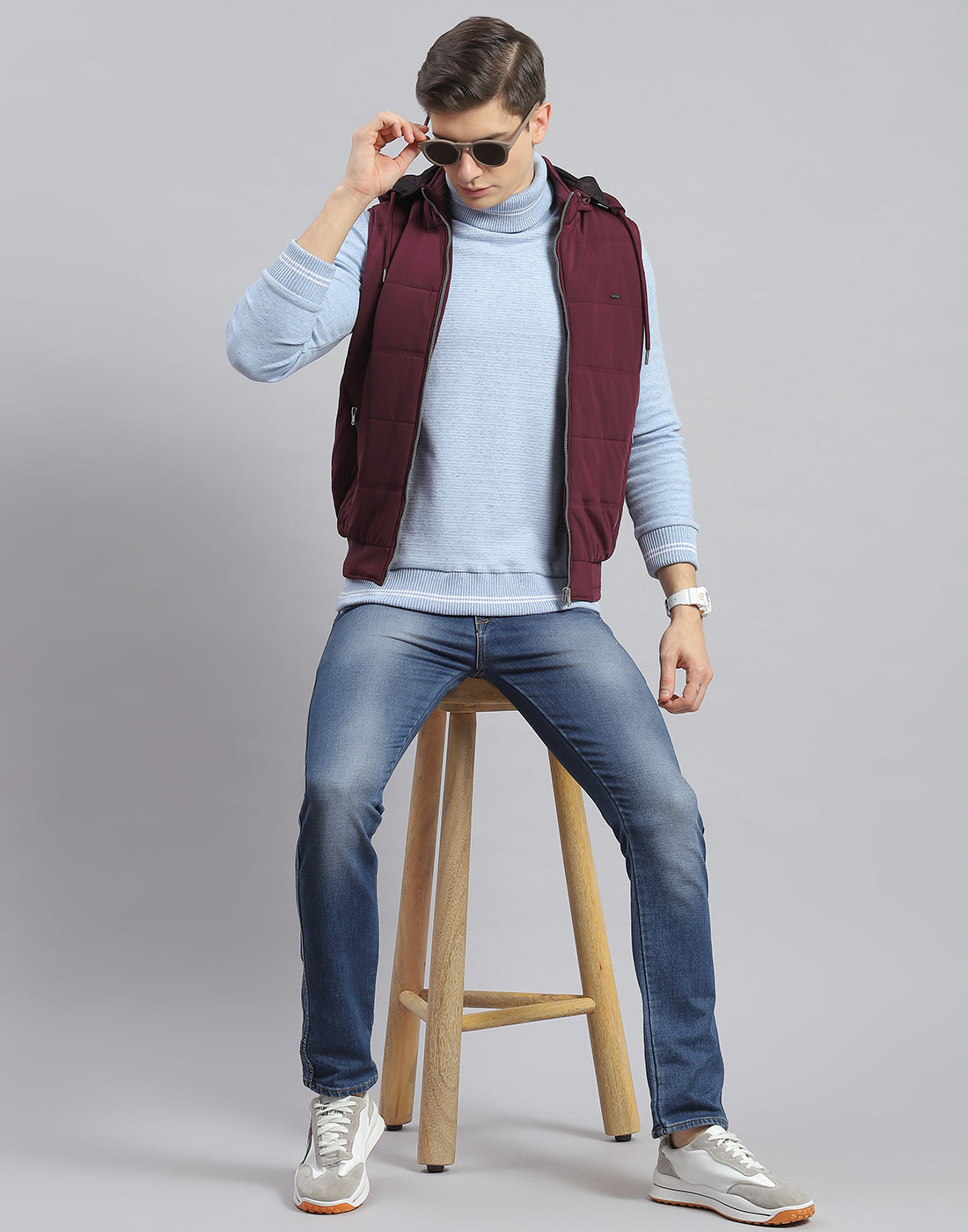 Men Maroon Solid Hooded Sleeveless Jacket