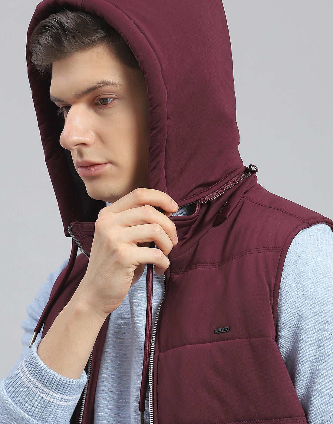 Men Maroon Solid Hooded Sleeveless Jacket