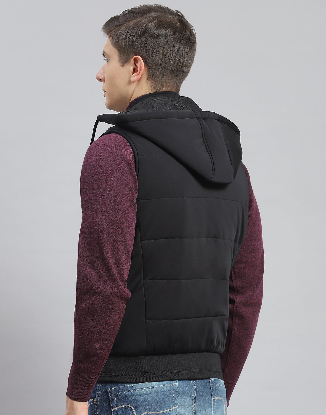 Men Black Solid Hooded Sleeveless Jacket