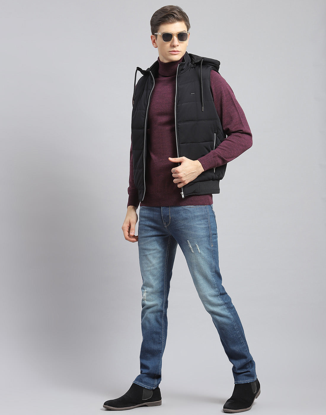 Men Black Solid Hooded Sleeveless Jacket