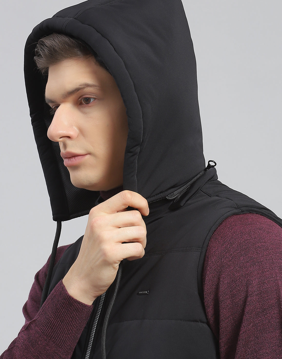 Men Black Solid Hooded Sleeveless Jacket