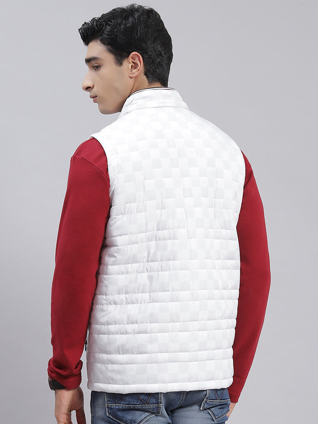 Men White Solid Hooded Sleeveless Jackets