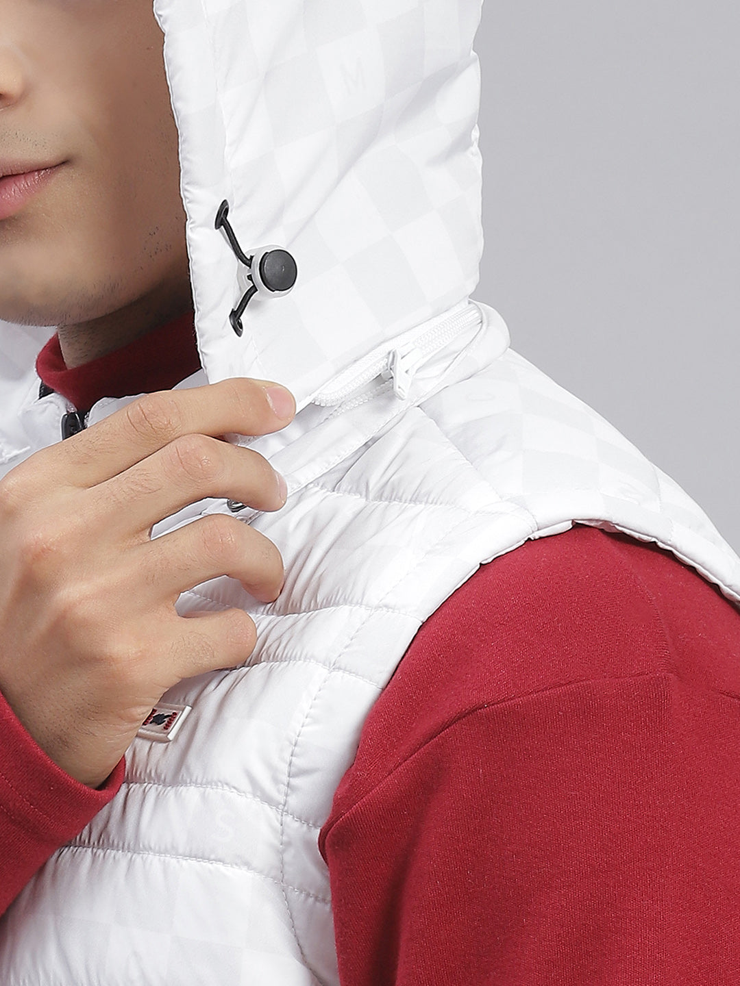 Men White Solid Hooded Sleeveless Jackets