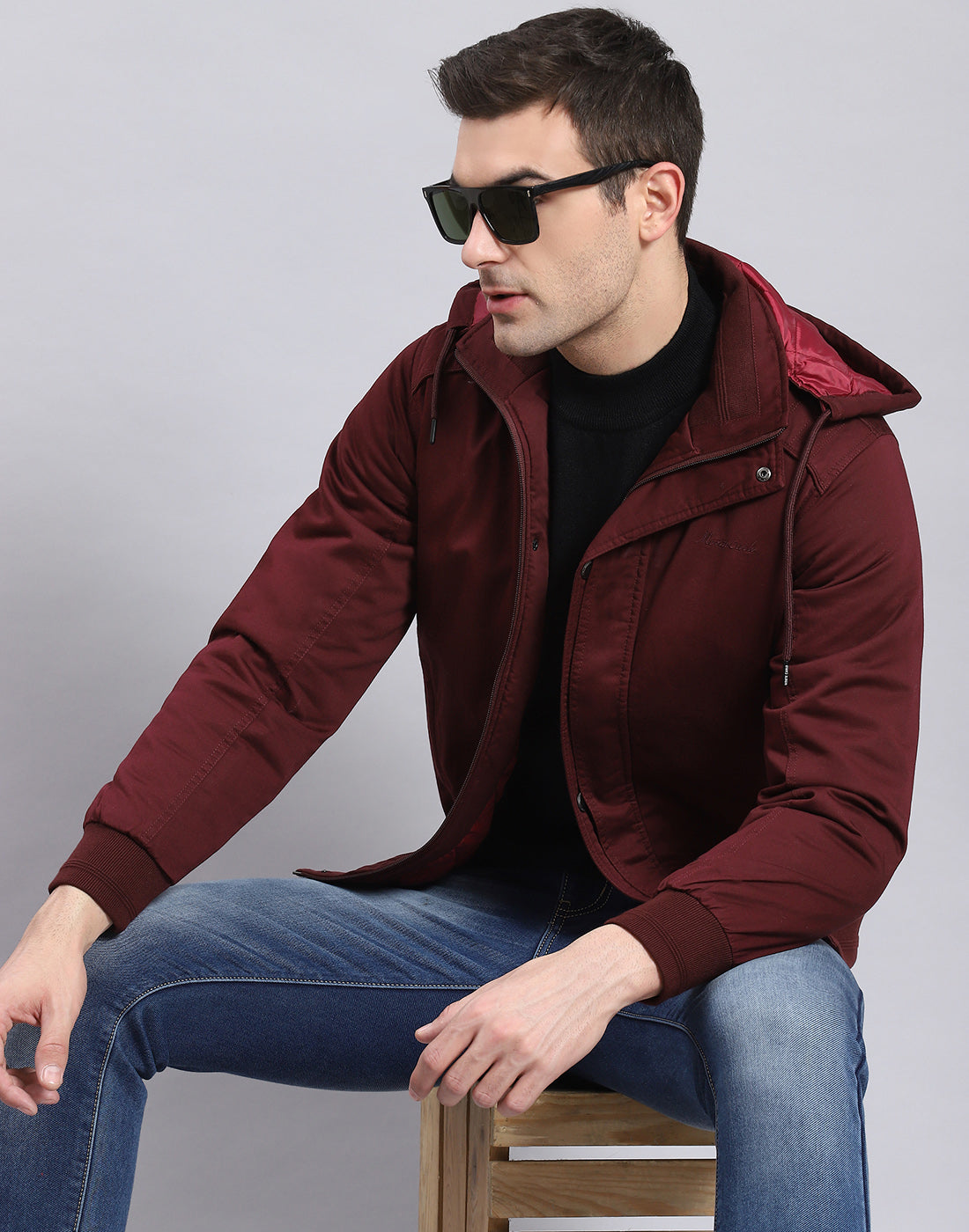 Men Maroon Solid Hooded Full Sleeve Jacket