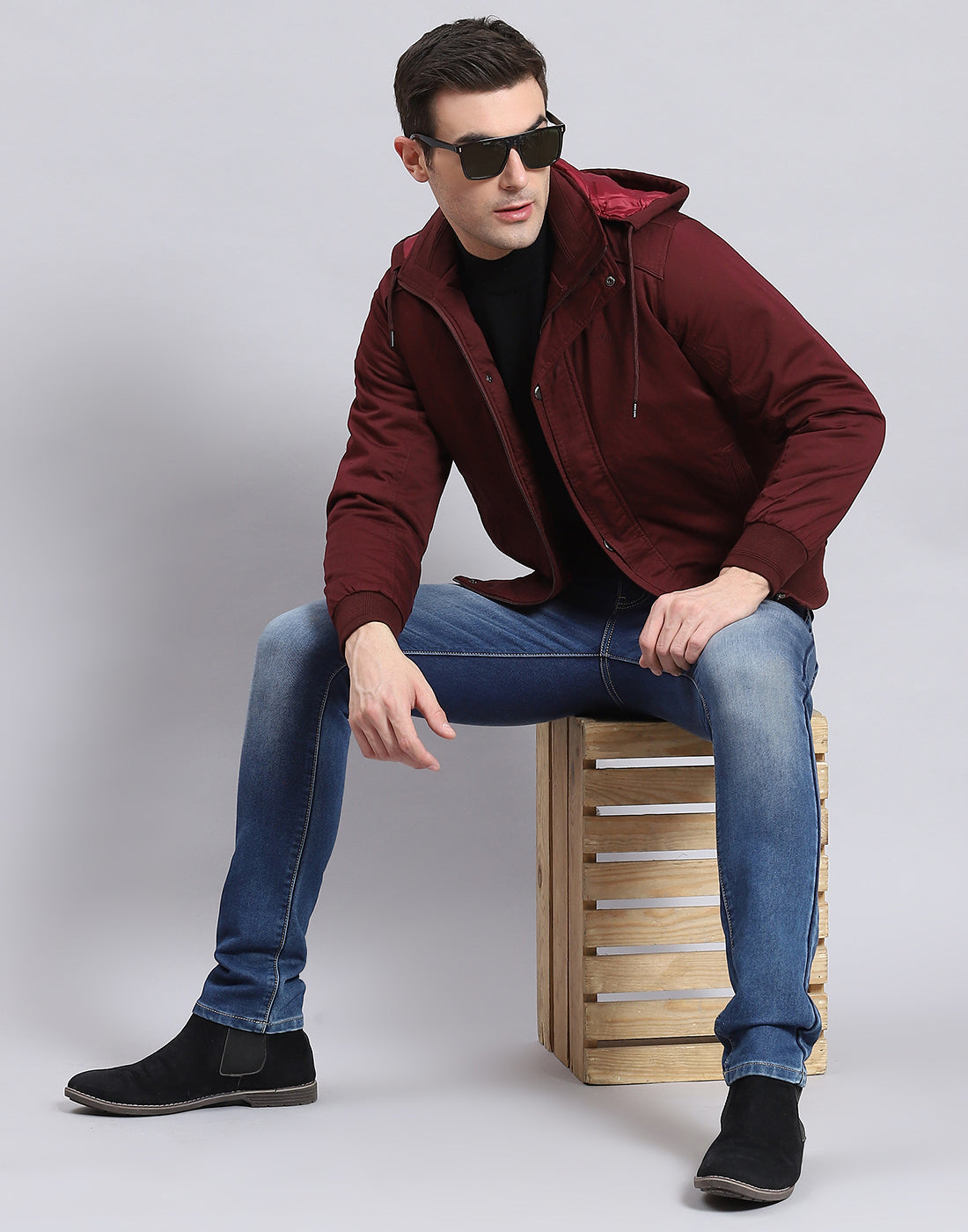 Men Maroon Solid Hooded Full Sleeve Jacket