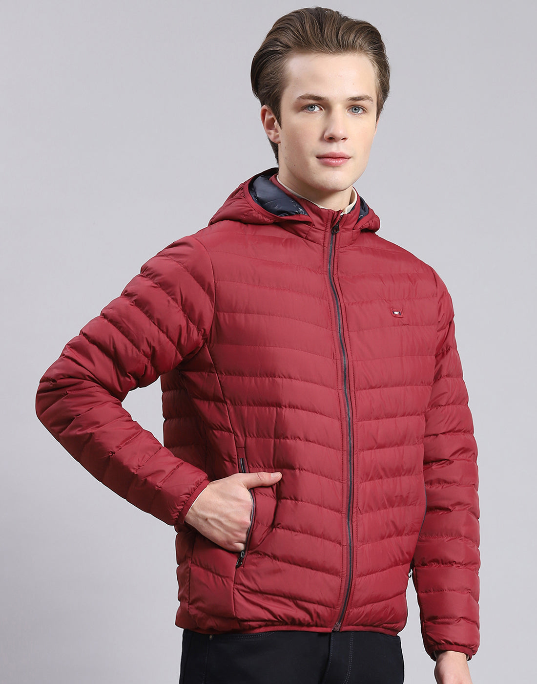 Men Maroon Solid Hooded Full Sleeve Jacket