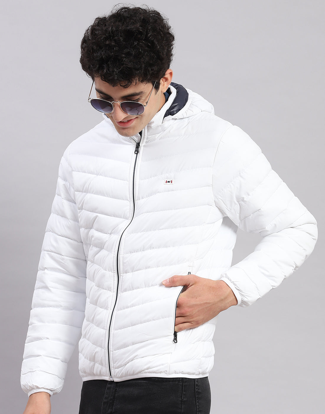 Men White Solid Hooded Full Sleeve Jackets