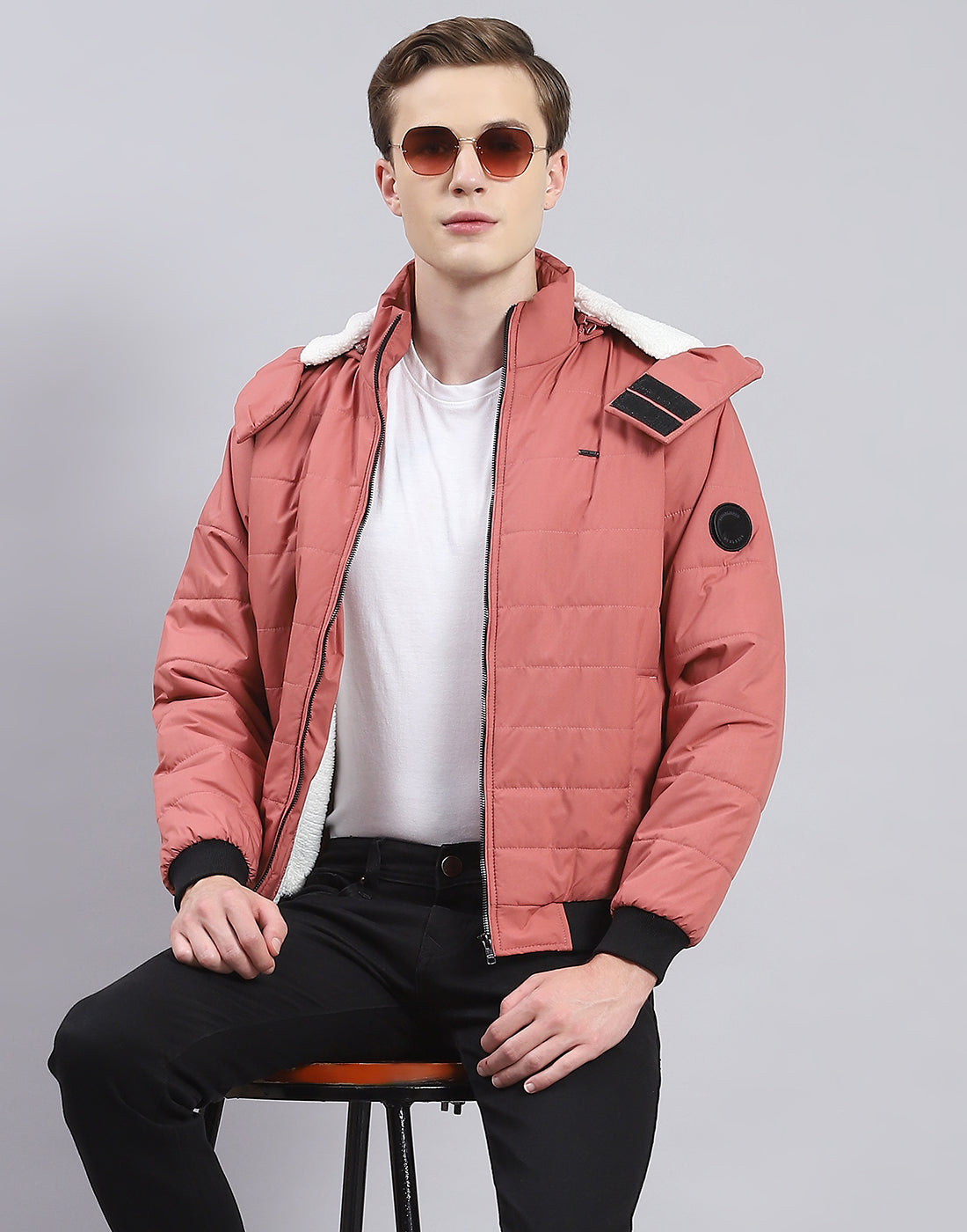 Men Pink Solid Hooded Full Sleeve Jacket