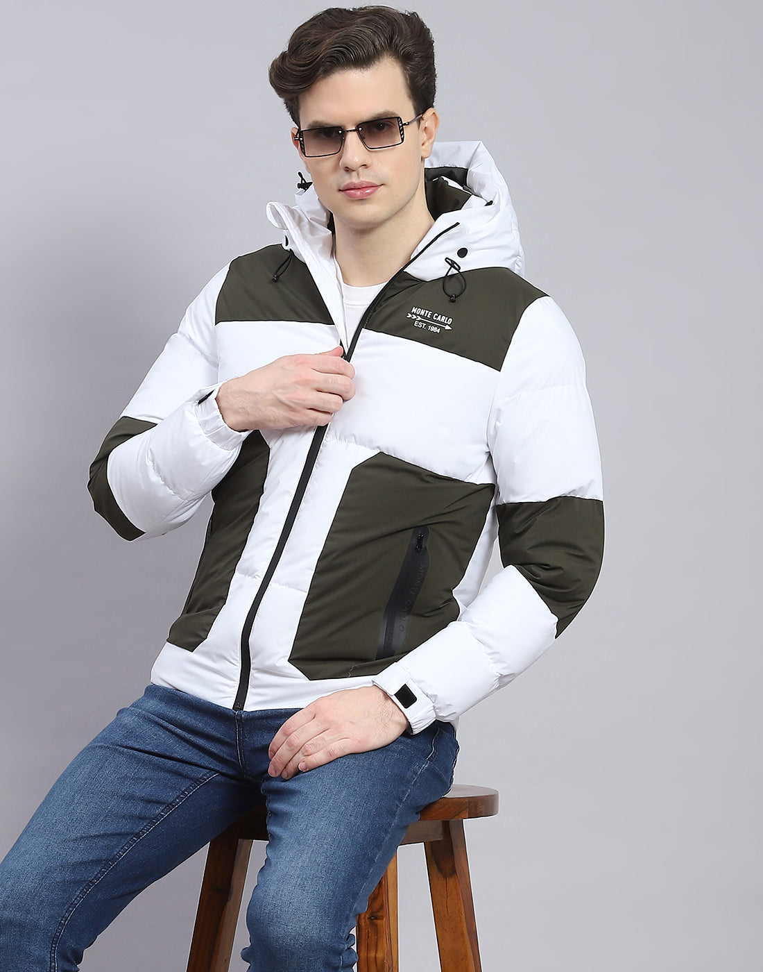 Men Olive Solid Hooded Full Sleeve Jacket