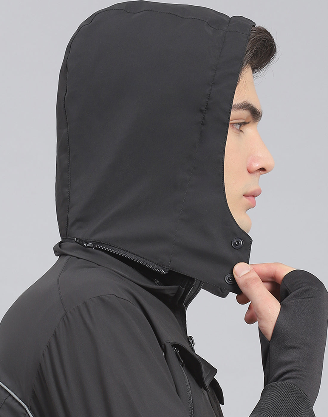 Men Black Solid Hooded Full Sleeve Jacket