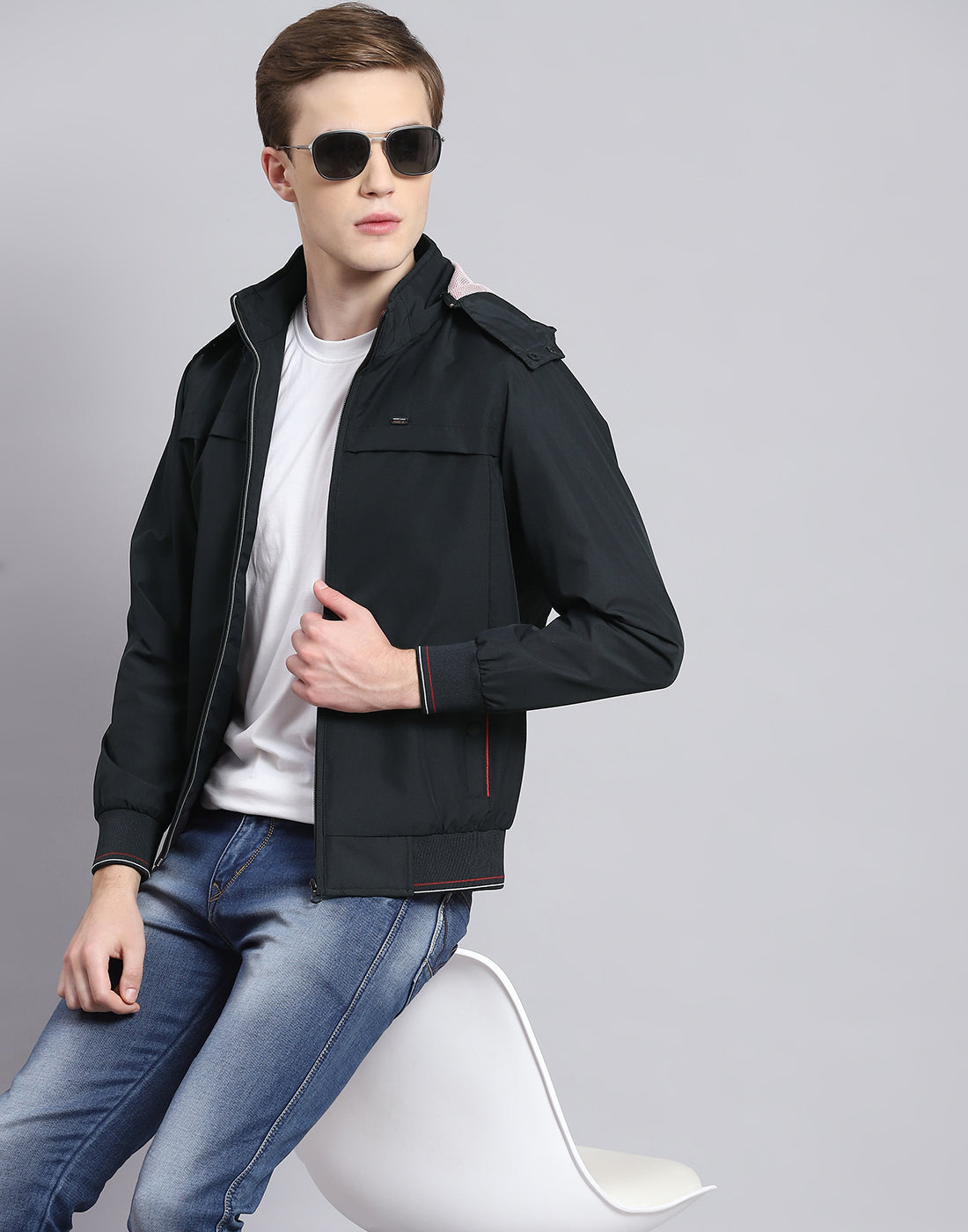 Men Black Solid Hooded Full Sleeve Jacket