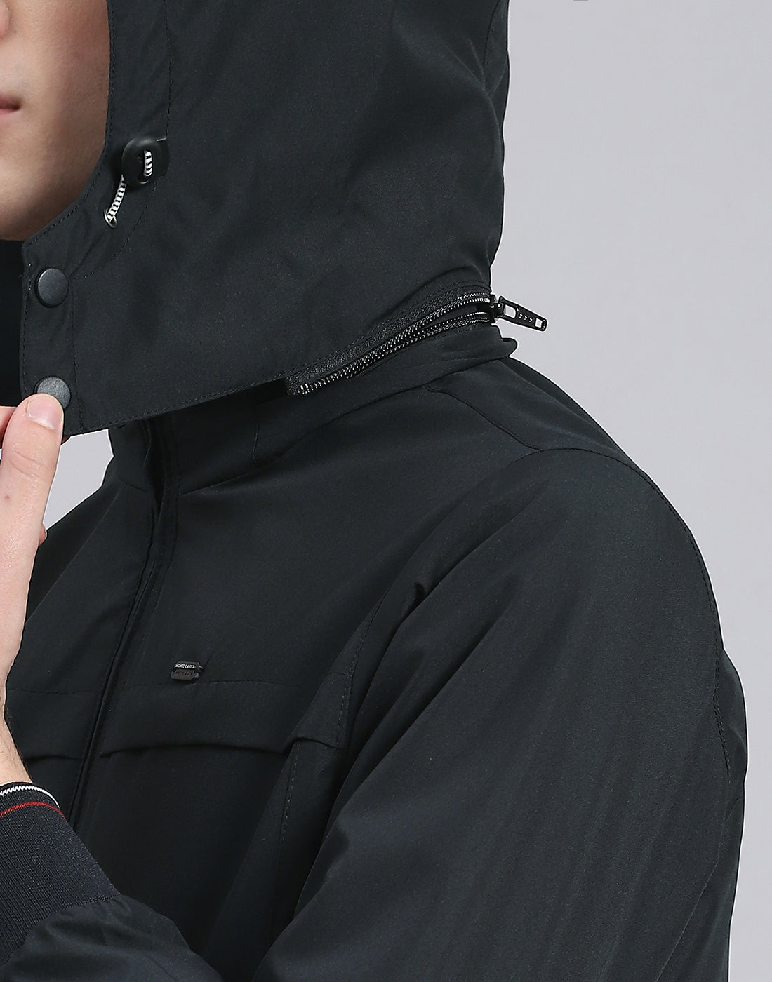 Men Black Solid Hooded Full Sleeve Jacket