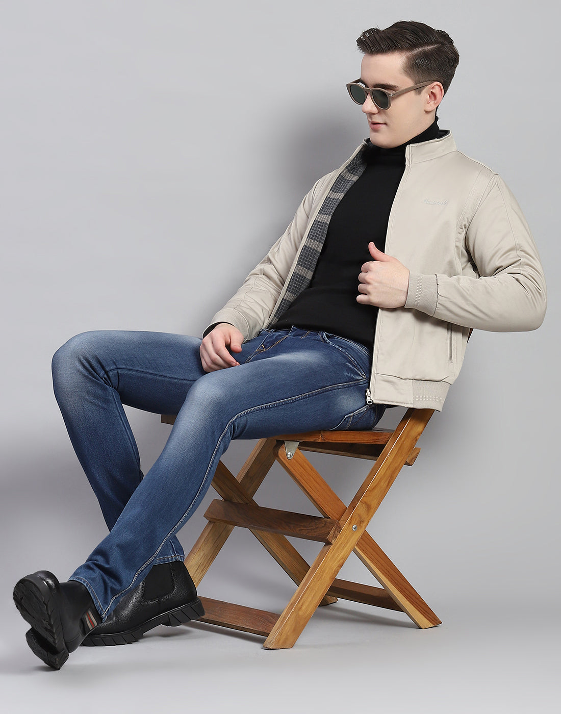 Men Beige Solid Stand Collar Full Sleeve Jacket